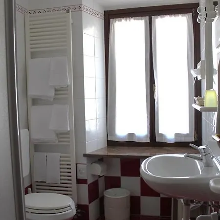 فندق Edelweiss 2*