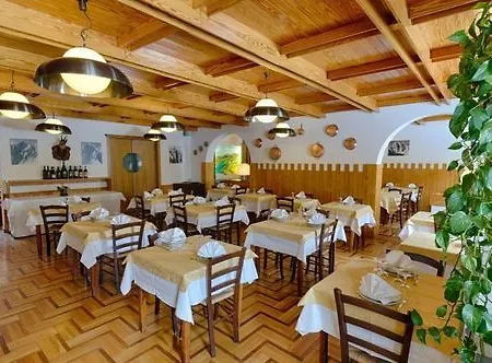 Edelweiss Hotel 2*
